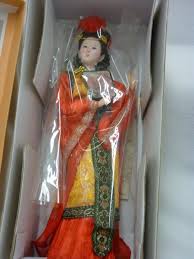 COLLECTIBLE CHINESE BEAUTY DOLL YANG GUI FEI HOLDING HAND FAN TRADITIONAL 12.5" | eBay