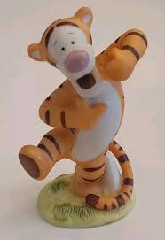 Vtg. Ceramic Figurine "TIGGER" Gift DISNEY World MALASIA Dancing 4"tall | eBay