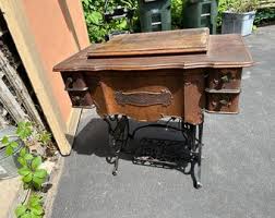 Antique Domestic Sewing Machine, Complete , See Shipping Details in Description, Approximately 28”T, 21”W 16”D - Etsy Israel