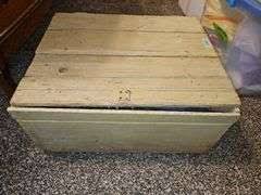 Vintage Green Wooden Box w/ Assorted Handmade Bonnets ...