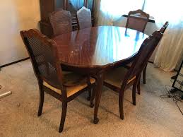 Lot # 41 - Vintage Broyhill Dinning Table w/6 Cane Back ...