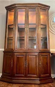 1980s Vintage Ethan Allen Manor China Cabinet | Chairish