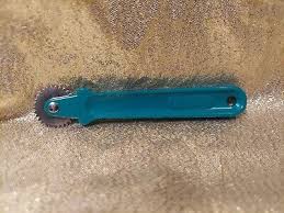 Vintage SINGER Sewing Serrated Tracing Wheel Green Pattern ...