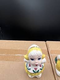 Vintage Napco Japan Salt and Pepper shaker set Woman kissing yellow flowers | eBay