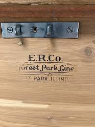 Lot - Cedar blanket chest, 45" x 19" x 25"