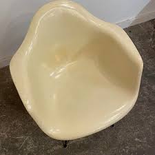 Vintage Mid-Century Modern Eiffel Tower Base Fiberglass Chair | Chairish