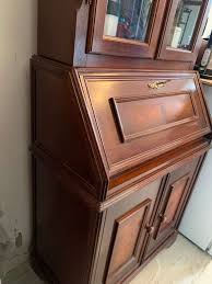 alte zierliche italienische Anrichte Buffetschrank Vitrine ...