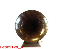 Sold at Auction: Victor VI Disc Phonograph