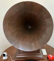 What model is this antique phonograph?