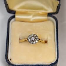 Stunning Vintage Diamond Daisy Cluster Ring in 18 Carat Gold ...