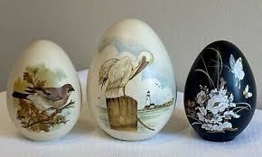 Group of 3 Vintage Eggzakly handcrafted porcelain eggs/Sea ...