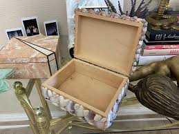 Decorative Shell Covered Box – Brass Bluebonnet Vintage