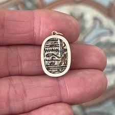 Antique 14K Gold Egyptian Revival Scarab Pendant with Hieroglyphs For Sale at 1stDibs