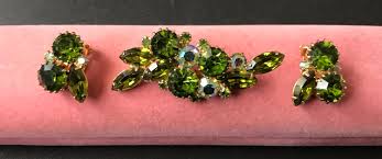 Vintage Green Rhinestone Brooch Pin & Clip on Earrings ...