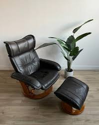 Vintage Vegan Leather Lounge Chair & Ottoman – Home and Closet Vintage