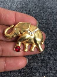 Swarovski Elephant Brooch In Collectible Swarovski Decorative Jewelry for sale | eBay