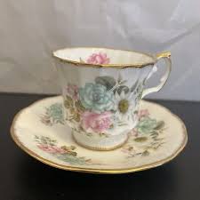 ELIZABETHAN CUP SAUCER BONE CHINA ENGLAND TEACUP Set Fine ...