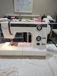 Can you identify the model number of this sewing machine?