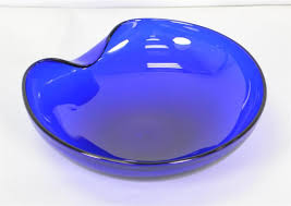 Lot - ELSA PERETTI FOR TIFFANY COBALT GLASS BOWL