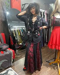 ཐི🕸𝙰𝚕𝚝 𝙵𝚊𝚜𝚑𝚒𝚘𝚗 𝚂𝚝𝚘𝚛𝚎 ཋྀ ˚ | @stella.khanhs slays in Rose🥀gothic skirt | Instagram