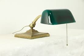 Verdelite Emerald 1917 Pat Antique Brass Banker Desk or Piano Lamp, Chips
