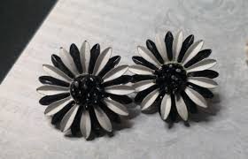 Vintage Metal Flower Clip on Earrings3 Metal 1 Plastic Lot ...