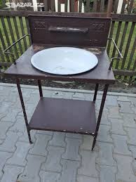 Starožitný stojan s umyvadlem | Facebook