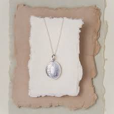 Oval Locket With Leaf Border – Bella Vita Jewelry