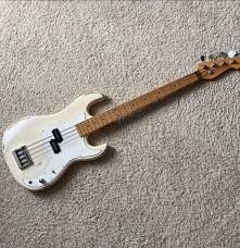I need help identifying this P-bass copy : r/BassGuitar