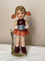 Mb Daniels Figurine - Etsy