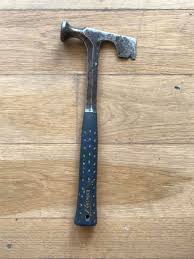 35+ year old Estwing sheet rock hammer, still holds up well : r ...