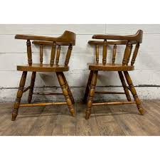 Vintage Colonial Early American Style Pub Style Comb Back Barrel Dining Chairs | Chairish