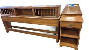 Sold at Auction: Like new Ethan Allen king size mahogany ...