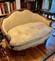 Antique Settee | EstateSales.org