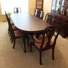 Sold at Auction: Vintage Ethan Allen dining table with 8 chairs