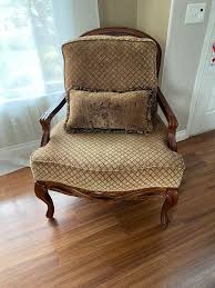 Chair for sale. In great shape. $25