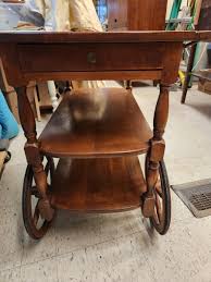 Vintage wooden tea cart | EstateSales.org