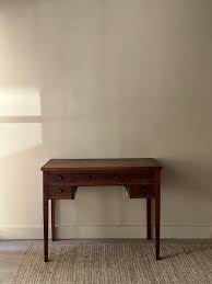 Pine desk – Good Behavior