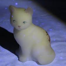 Fenton Uranium Custard Glass Cat - Etsy