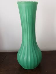 Green Glass Vase, Green Vase, Mid Century, Wonderful, 11.5 Inches High - Etsy Canada