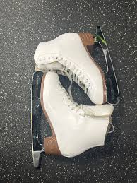 Used Riedell 133 DIAMOND WomensFigure Skate White Senior 5.5