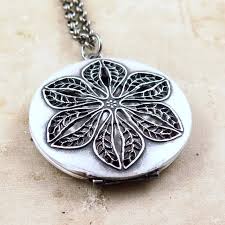 Vintage Silver Round Flower Locket – Lauren Blythe Designs