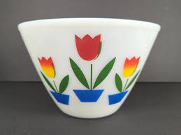 Fire King Tulips Nesting mixing Bowl 9.5" Wide 4qt Milk glass Retro vintage | eBay