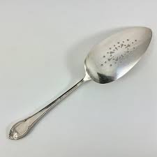 1847 Rogers Bros. Remembrance Pierced Cake Pie Server ...