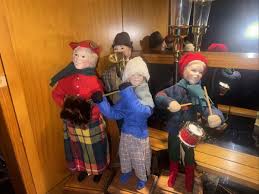 Christi Character Doll Christmas Caroler Family With Lantern Lamp | eBay