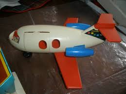 VINTAGE FISHER PRICE LITTLE PEOPLE PLAY AIRPORT WITH ...