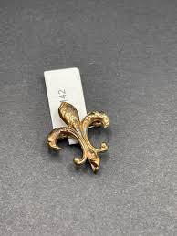 10K Yellow Gold Fleur de Lis Brooch | EstateSales.org
