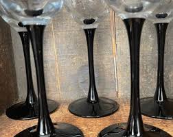 Set of 5 // Vintage Luminarc Wine Glasses With Black Stem // Made in France // MCM Retro - Etsy