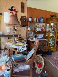 It is a beautiful Saturday to shop downtown Holton, KS! | Facebook