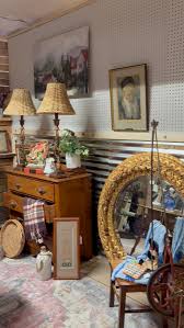 New Vendor Spotlight: Welcome Jennifer Wells to Brooksville Trading! ✨ If you love a good antique and a perfectly styled space — you're going to be obsessed with Jennifer's booth! She's brought